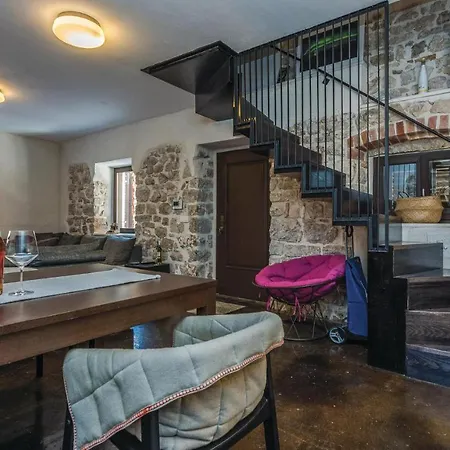 Four-bedroom Holiday In Zara