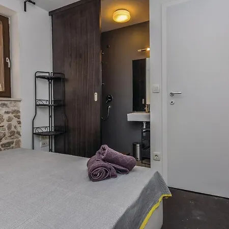 Four-bedroom Holiday In Casa vacanze Zara